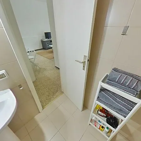 Apartamento Con Terraza Privada En Playa De Americas Apartman *