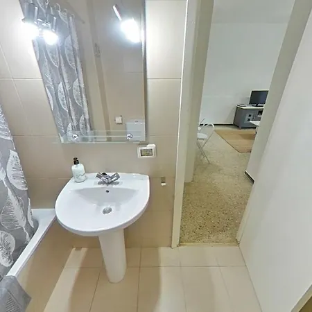 Apartamento Con Terraza Privada En Playa De Americas Apartman *